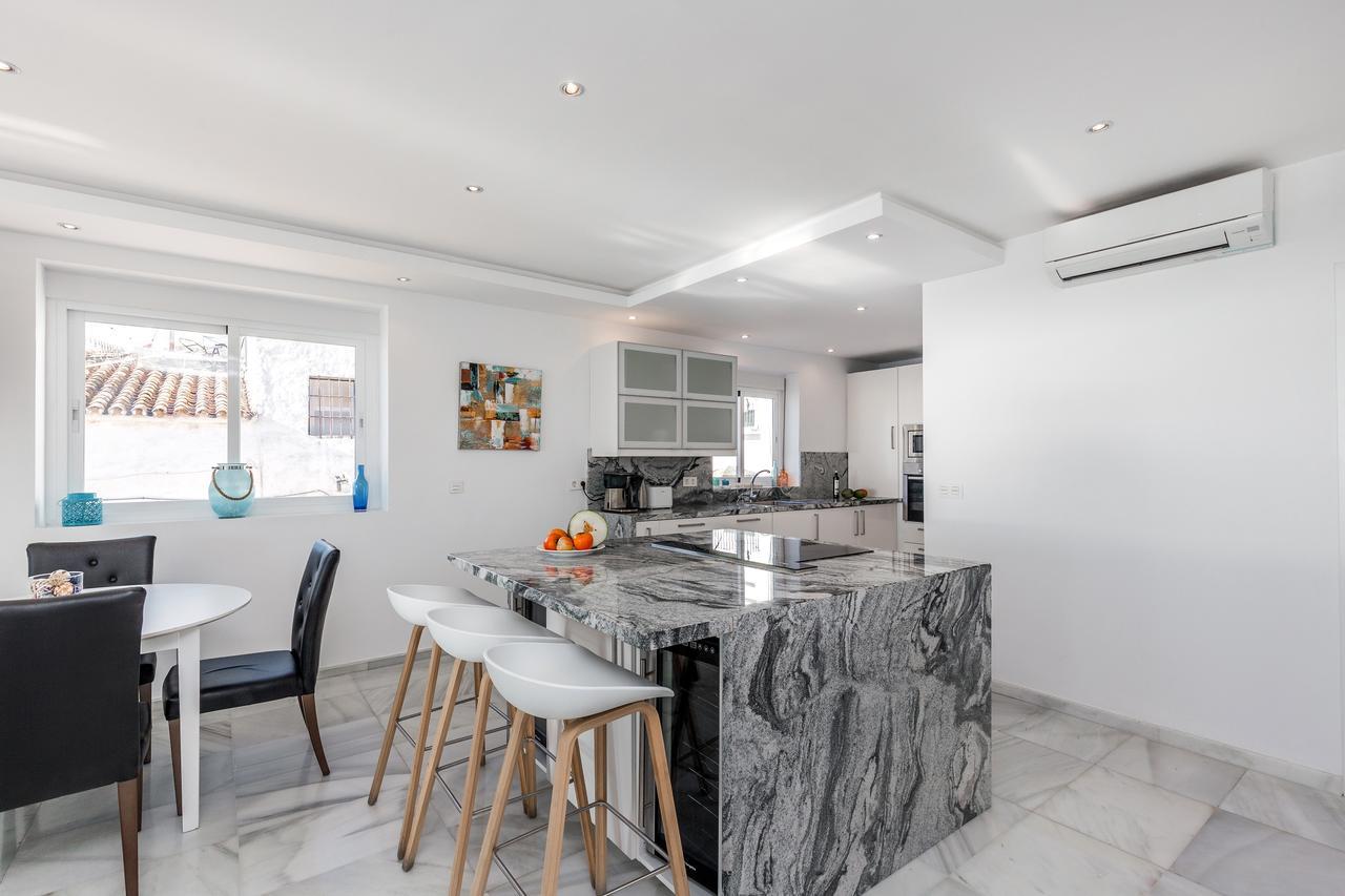 Front Line Penthouse Puerto Banus With Sea Views Lejlighed Marbella Eksteriør billede